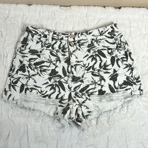 Fashion Nova a tropical getaway ripped denim short floral